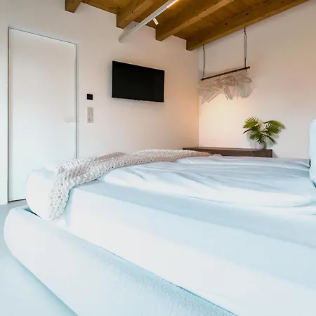 Penthouse N'4 With Rooftop Terrace, Sauna & Whirlpool Access By Alpenluxus Collection